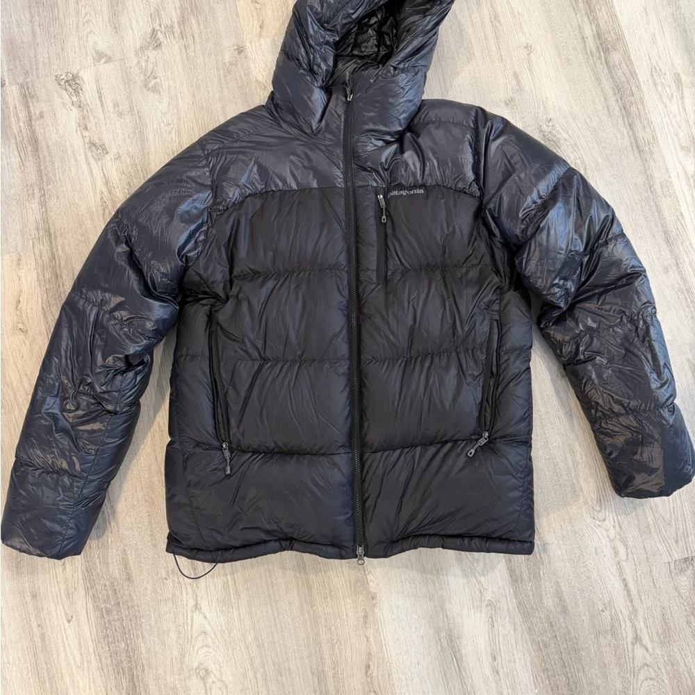 LIKE NEW Patagonia Men's Black Puffer Jacket